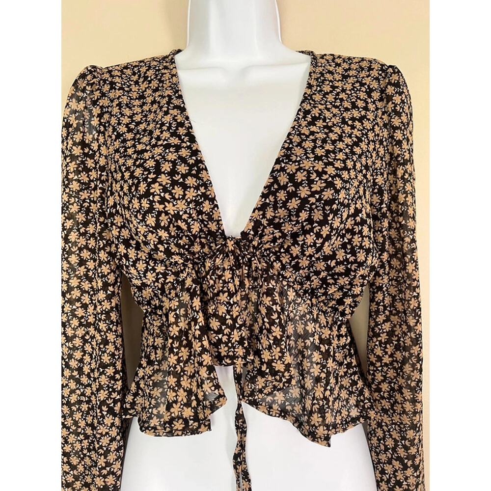 Dress Forum Floral Tie Front Crop Top NWT size Small